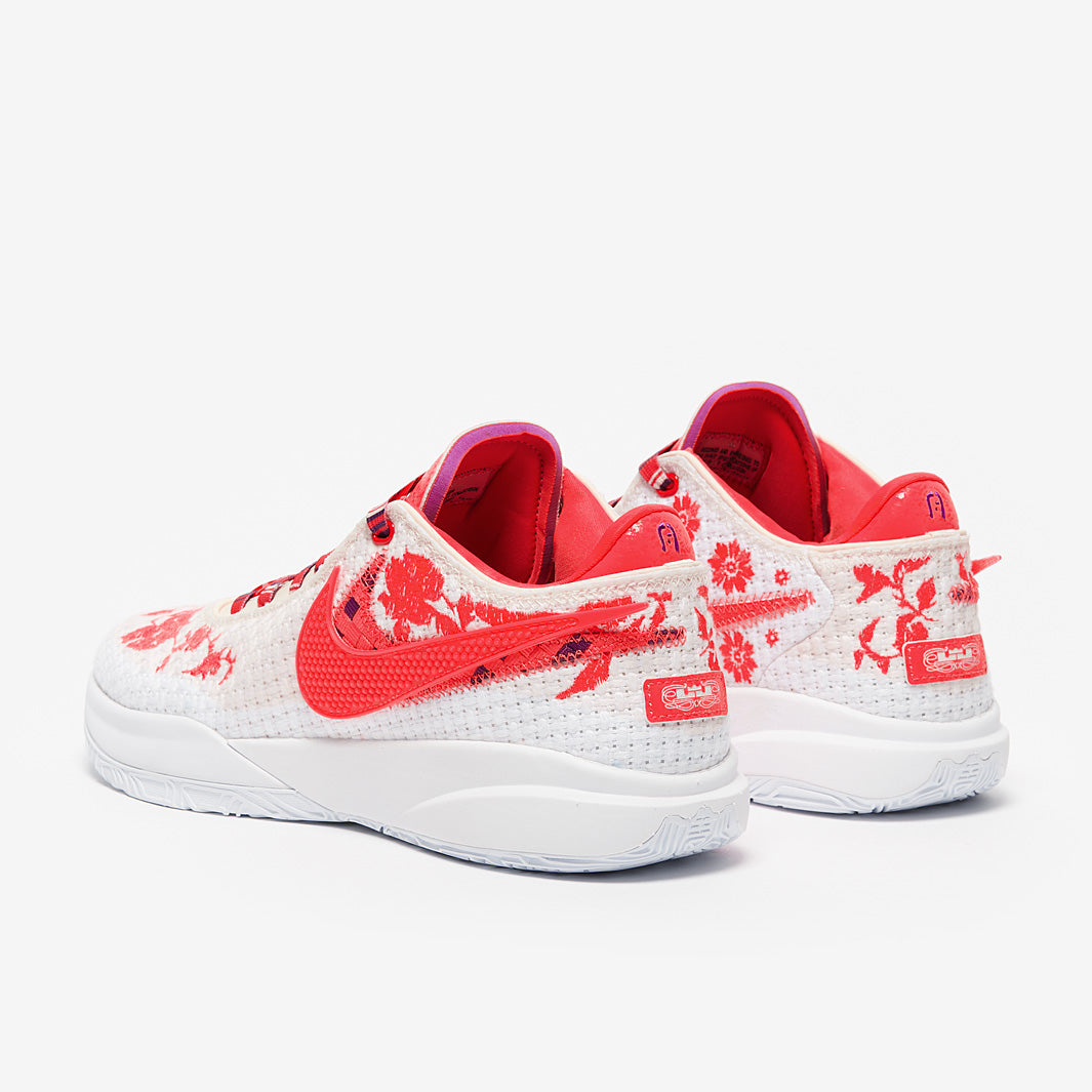 Nike LeBron 20