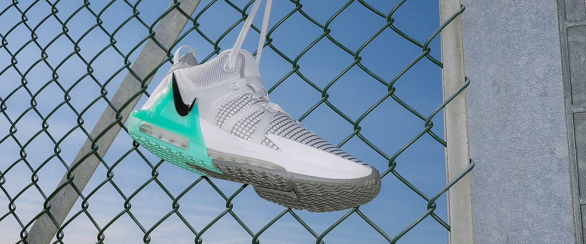Nike LeBron Witness 7