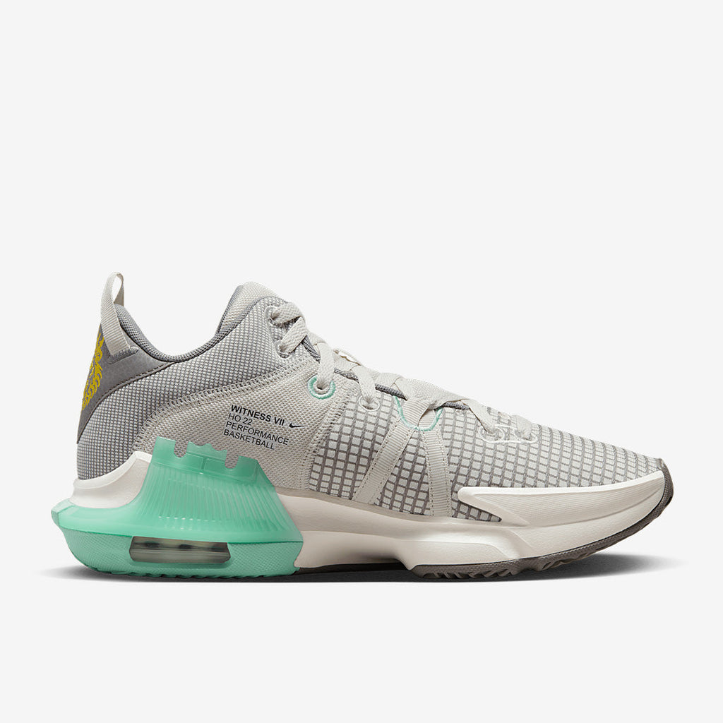 Nike LeBron Witness 7