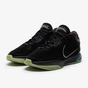 Nike LeBron 21