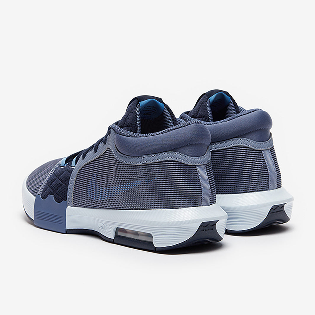 Nike LeBron Witness 8