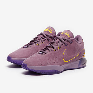 Nike LeBron 21
