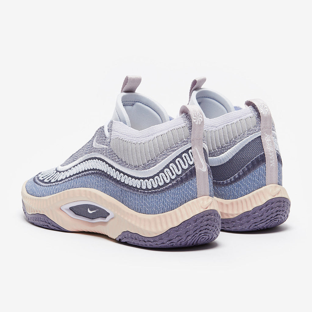 Nike Cosmic Unity 3