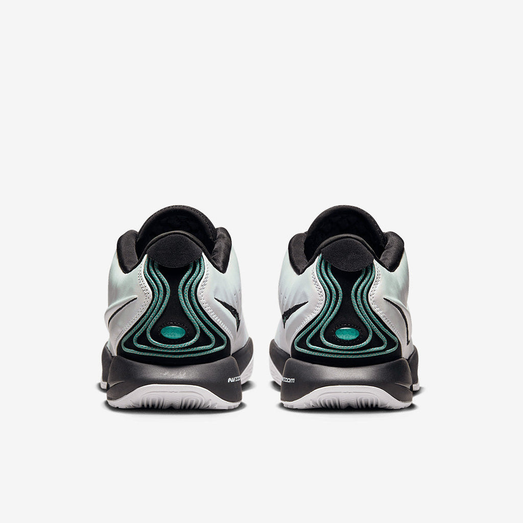 Nike LeBron 21