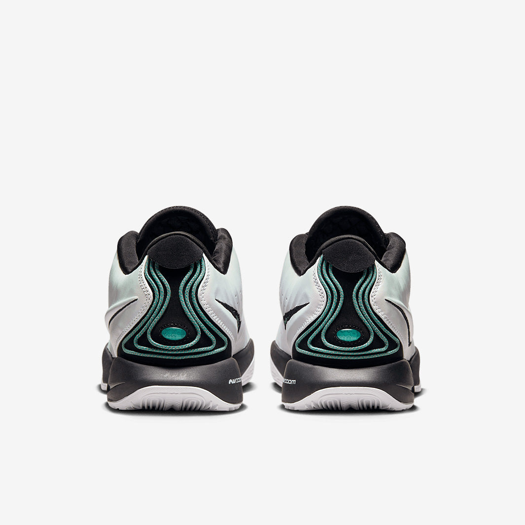 Nike LeBron 21