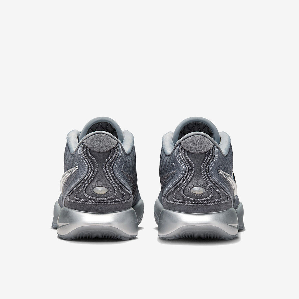 Nike LeBron 21