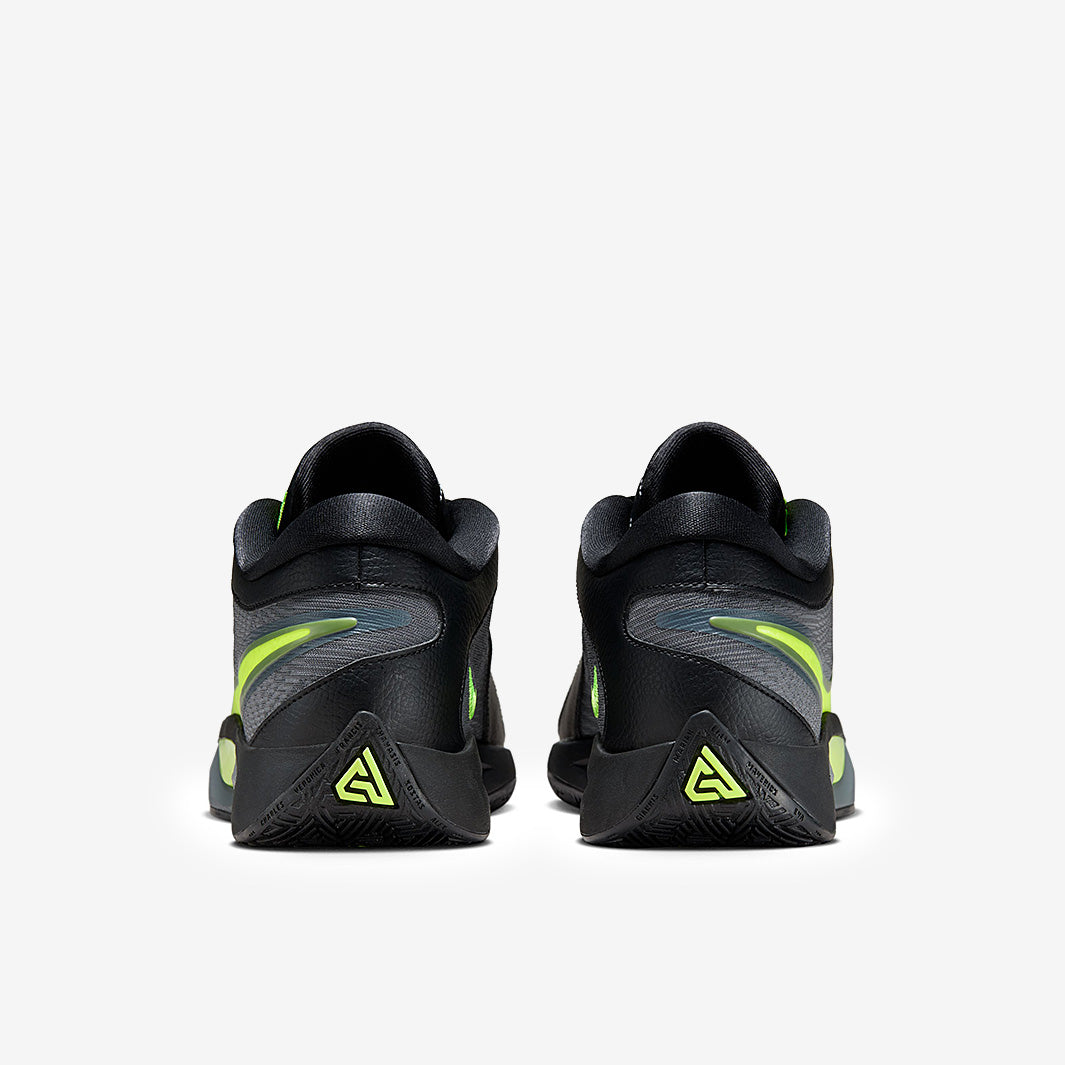 Nike Giannis Freak 6