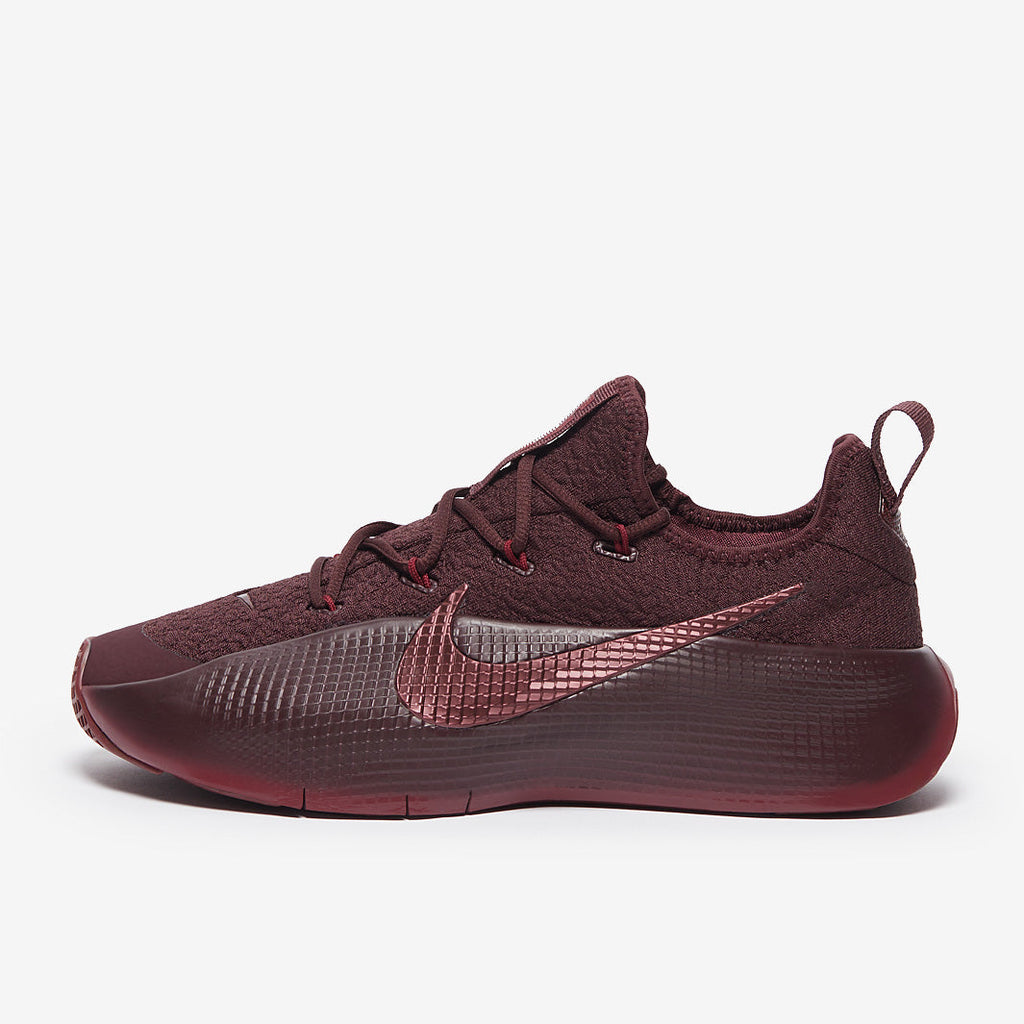Nike LeBron TR 1