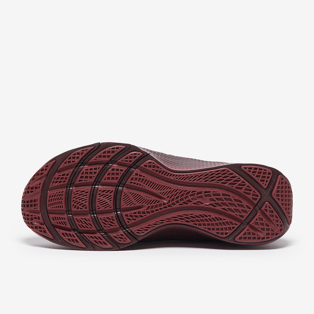 Nike LeBron TR 1
