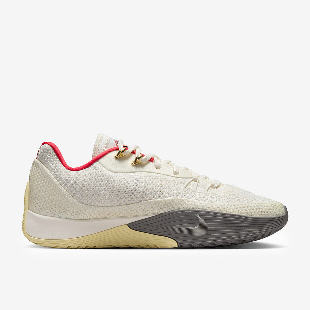 Nike S.T Flare