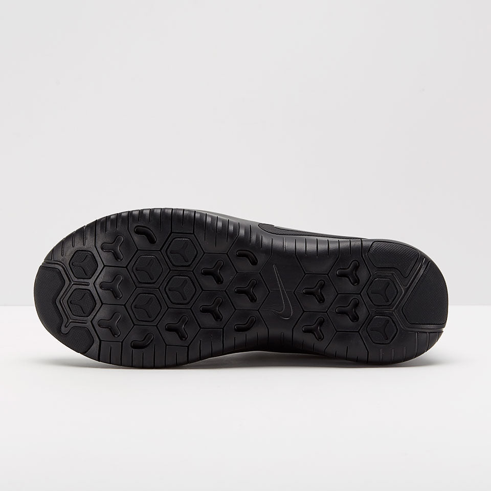 Nike Free Train 8 - Black/Black