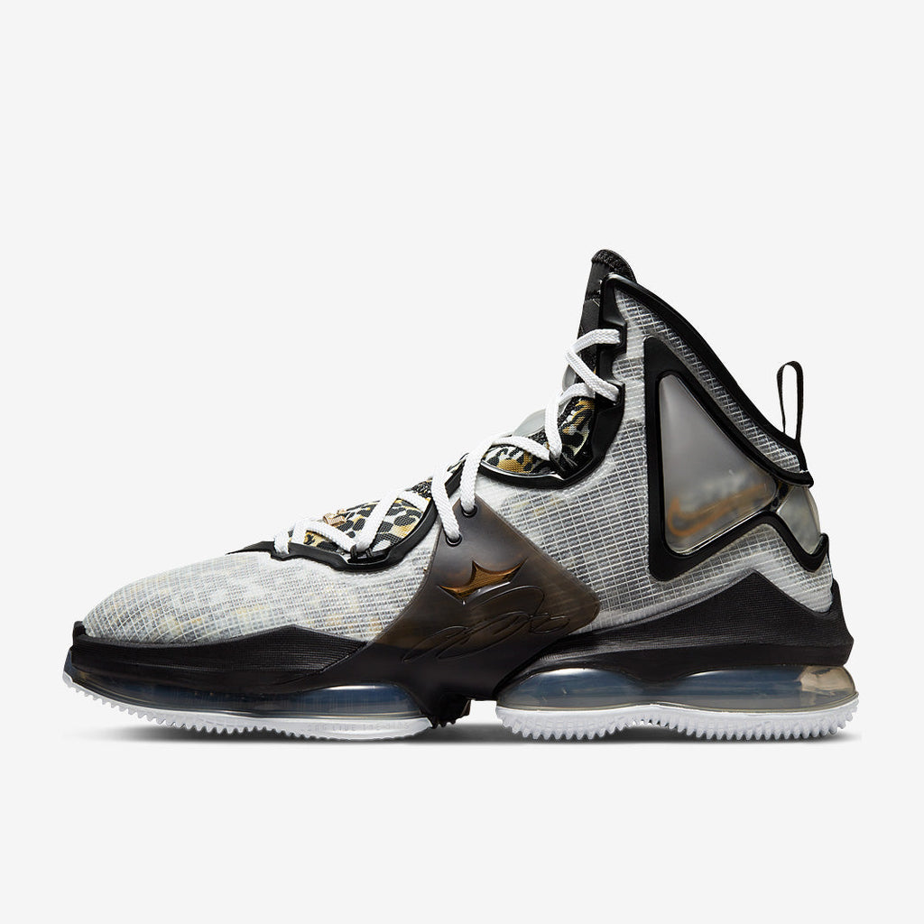 Nike LeBron 19