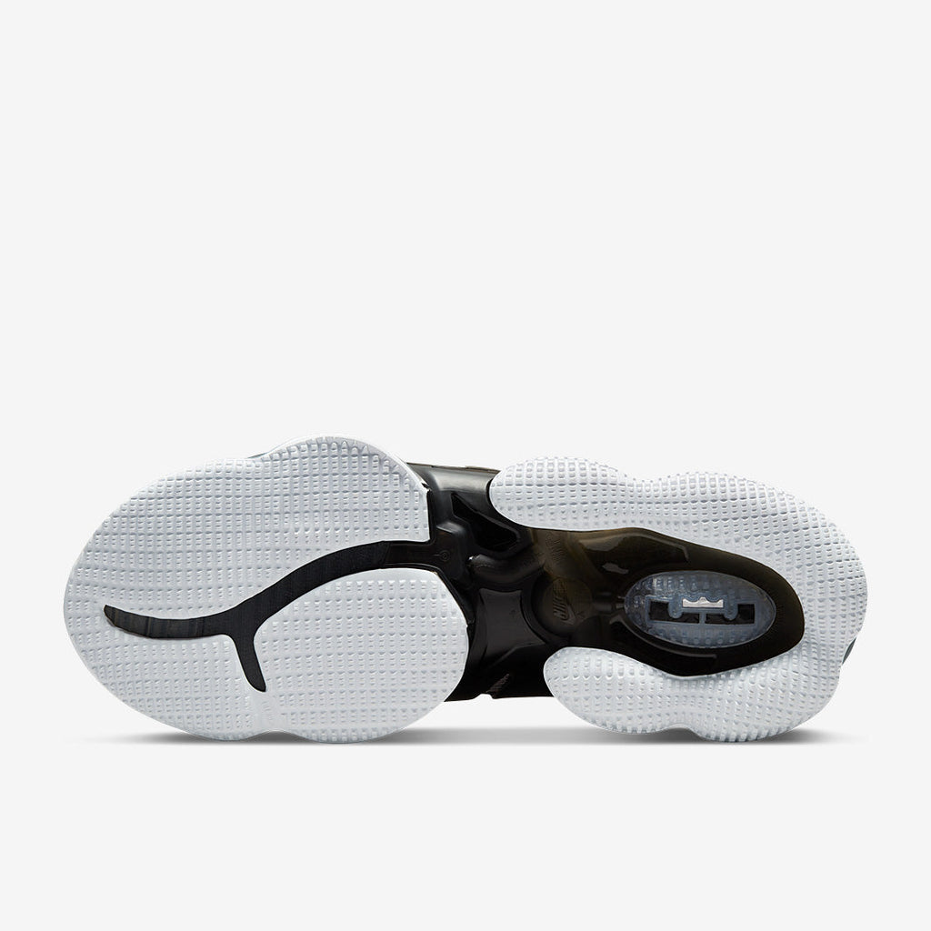 Nike LeBron 19