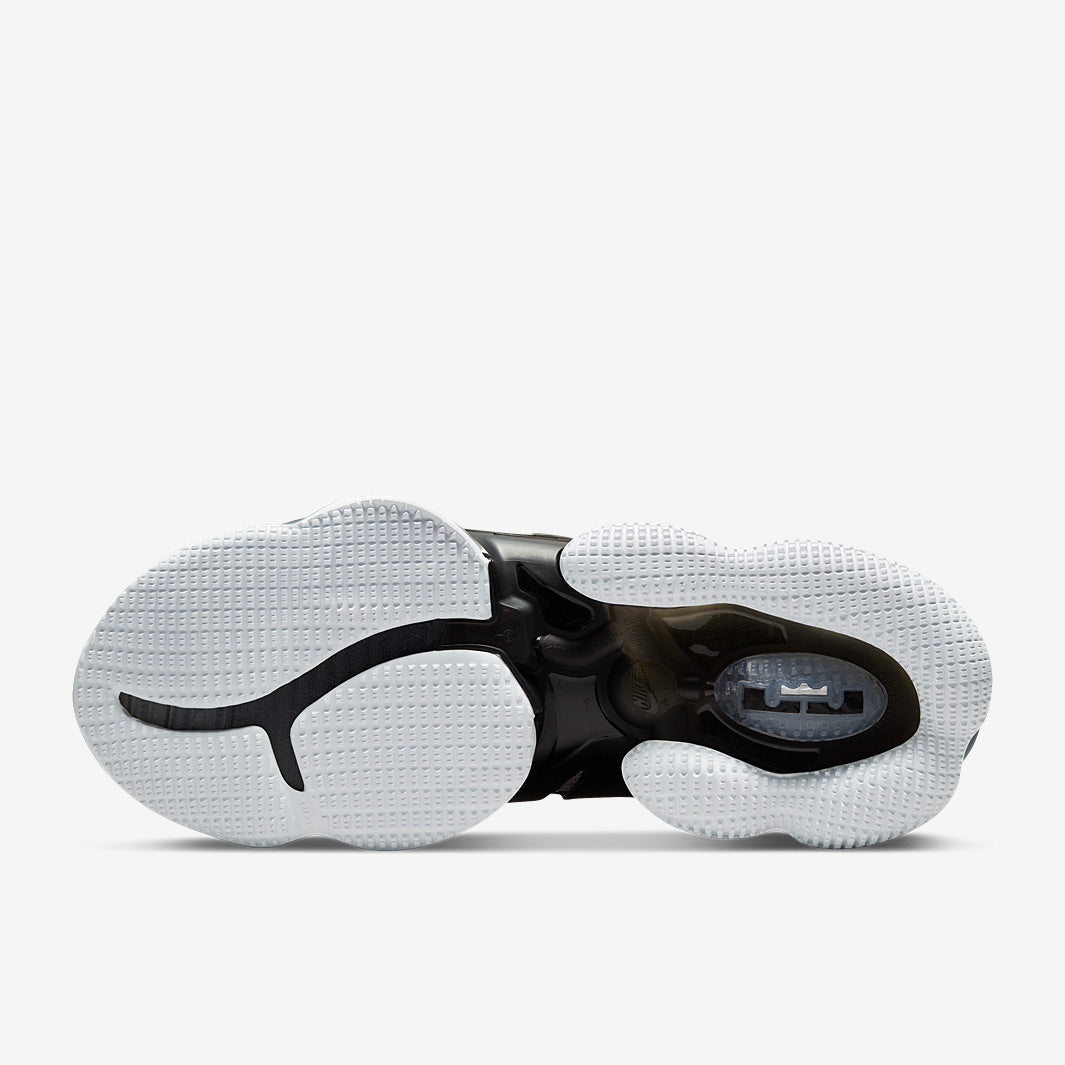 Nike LeBron 19