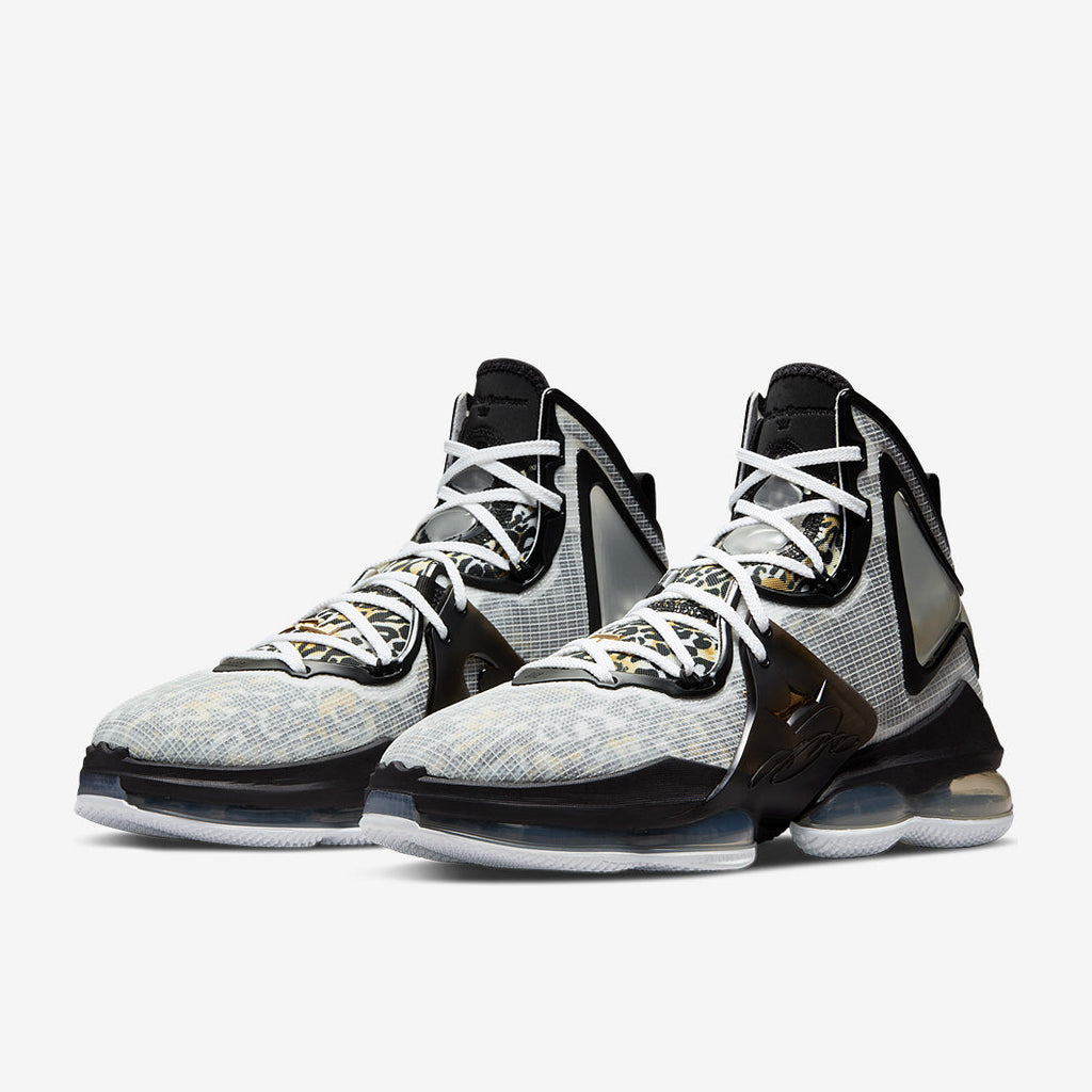 Nike LeBron 19