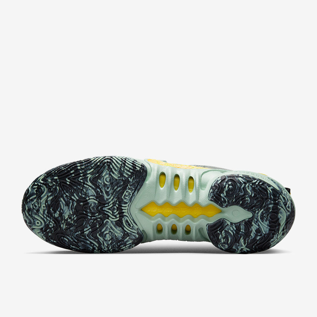 Nike Cosmic Unity 2