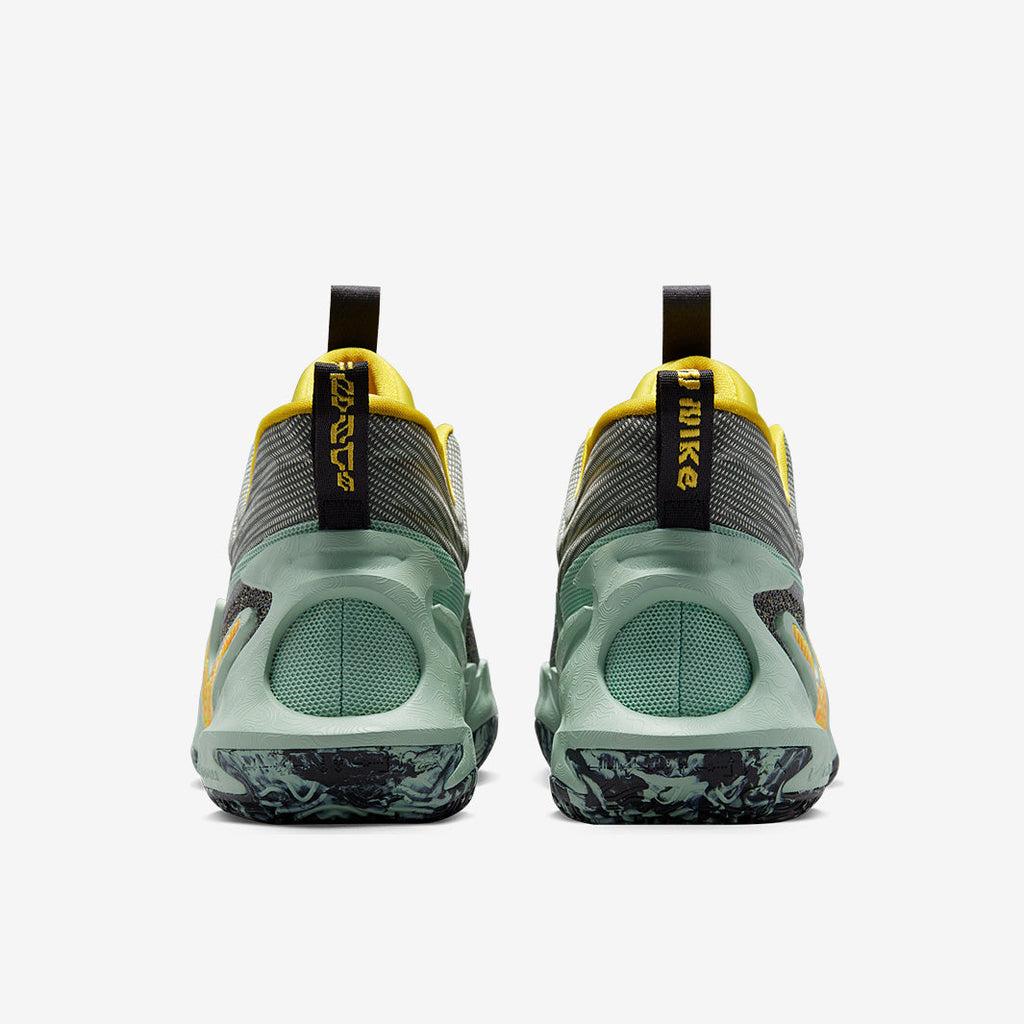 Nike Cosmic Unity 2