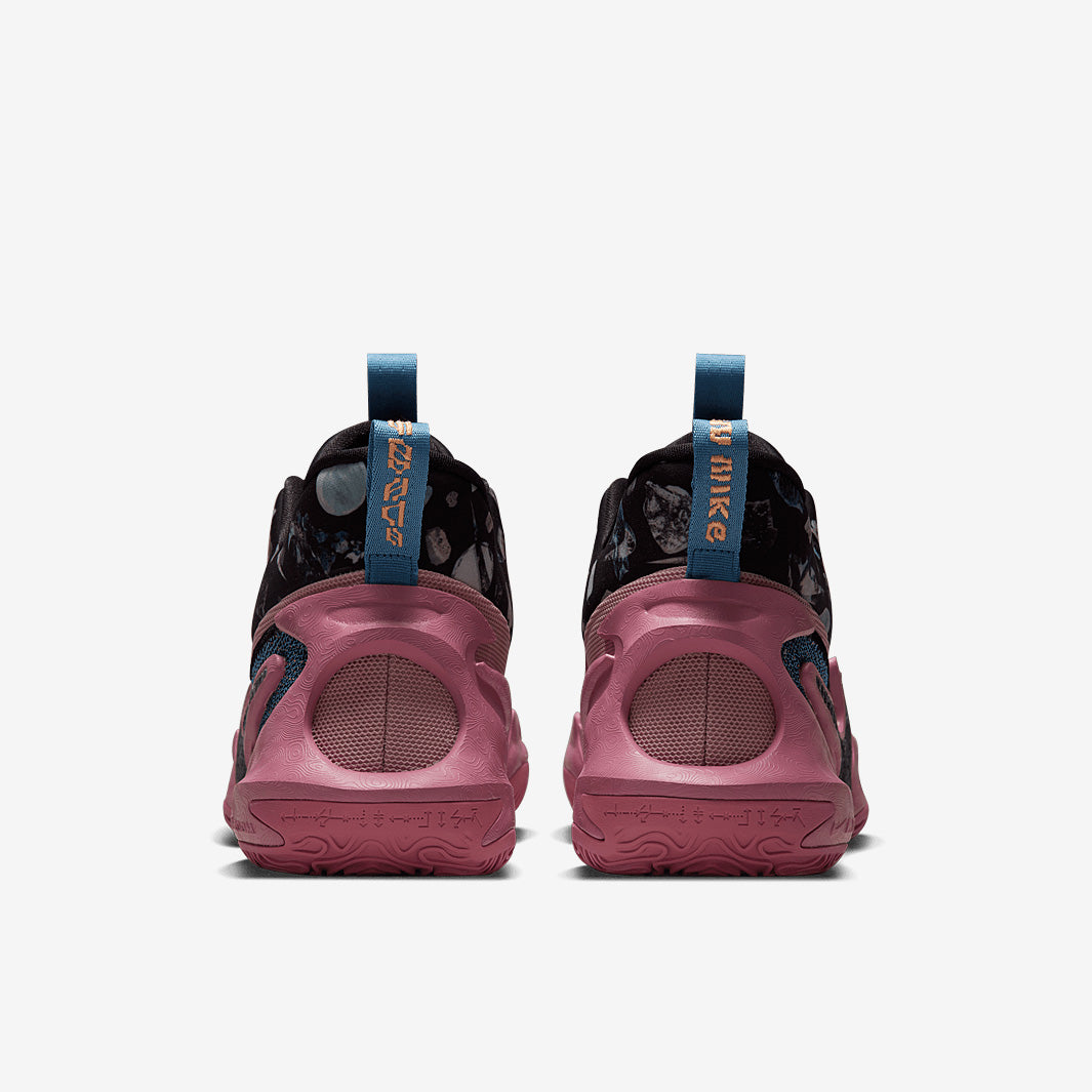 Nike Cosmic Unity 2