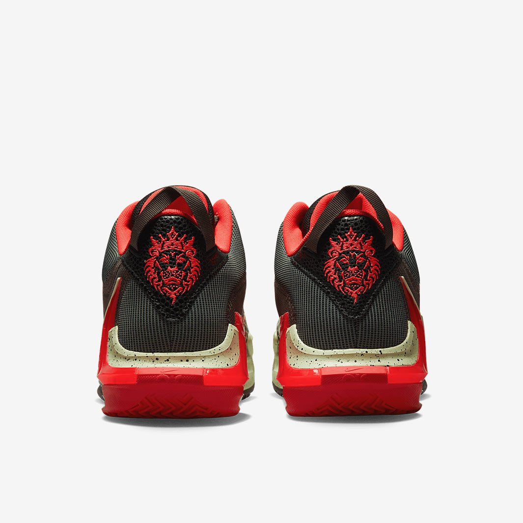 Nike LeBron Witness 7