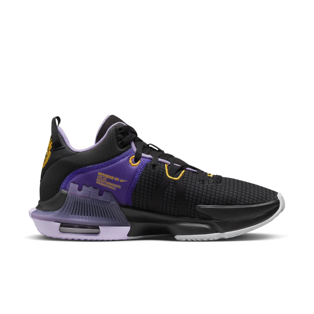 Nike LeBron Witness 7