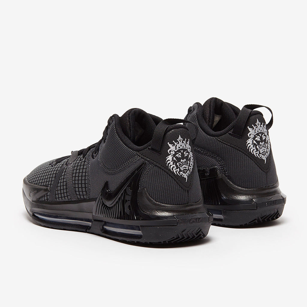 Nike LeBron Witness 7