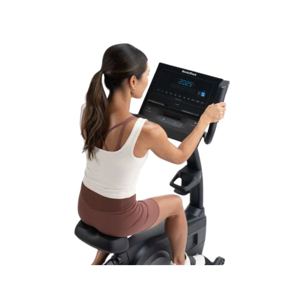 GX LE Upright Bike