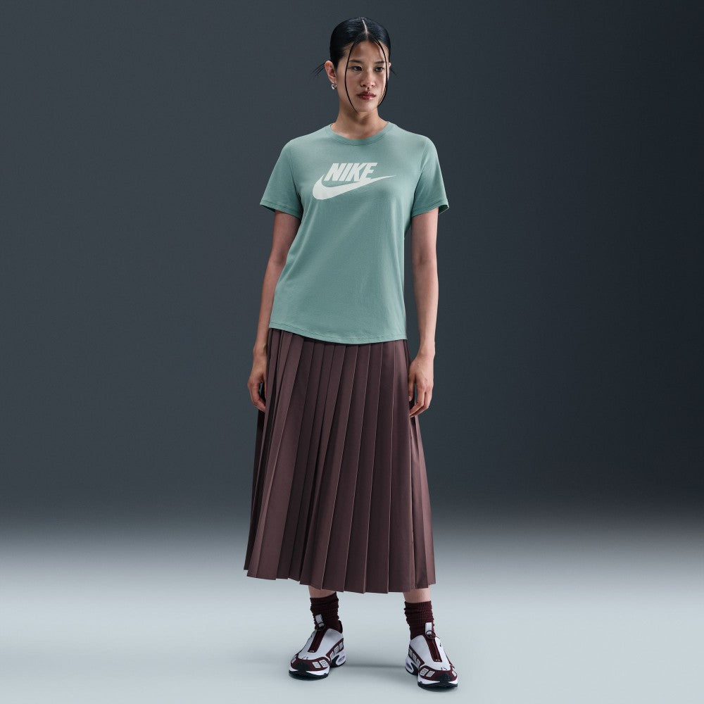 Sportswear Essentials Logo T-Shirt