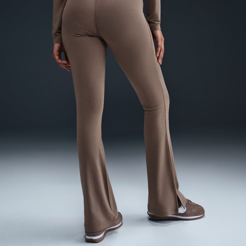 Sportswear Chill Knit Tight Mini-Rib Flared Leggings