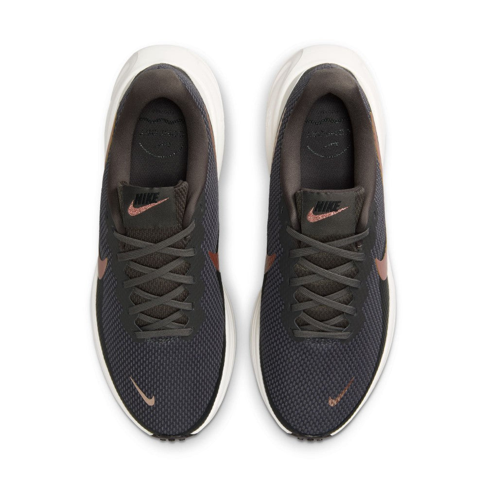 Revolution 8 Road Running Shoes