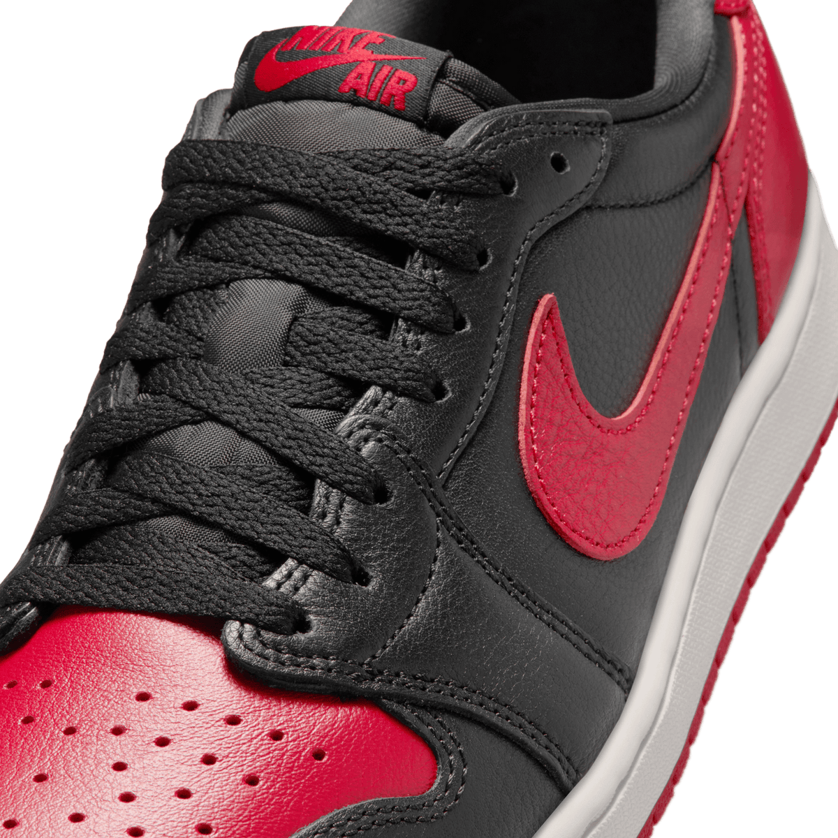 Air Jordan 1 Retro Low OG 'Banned'