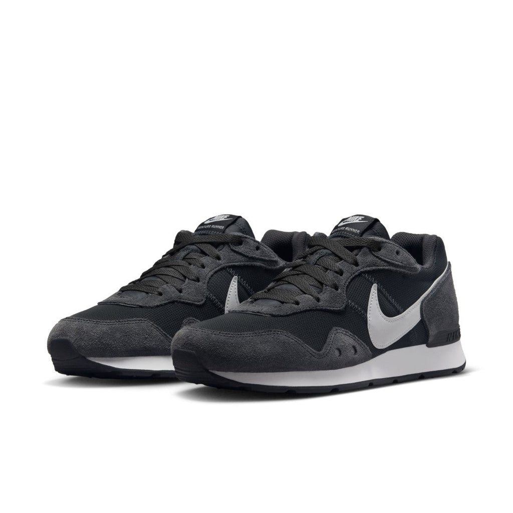 Venture Runner Lifestyle Shoes