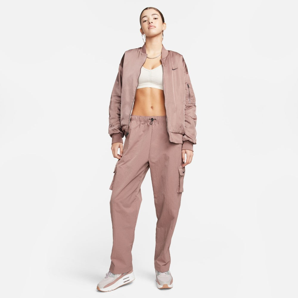 Sportswear Essential Woven High-Rise Cargo Pants
