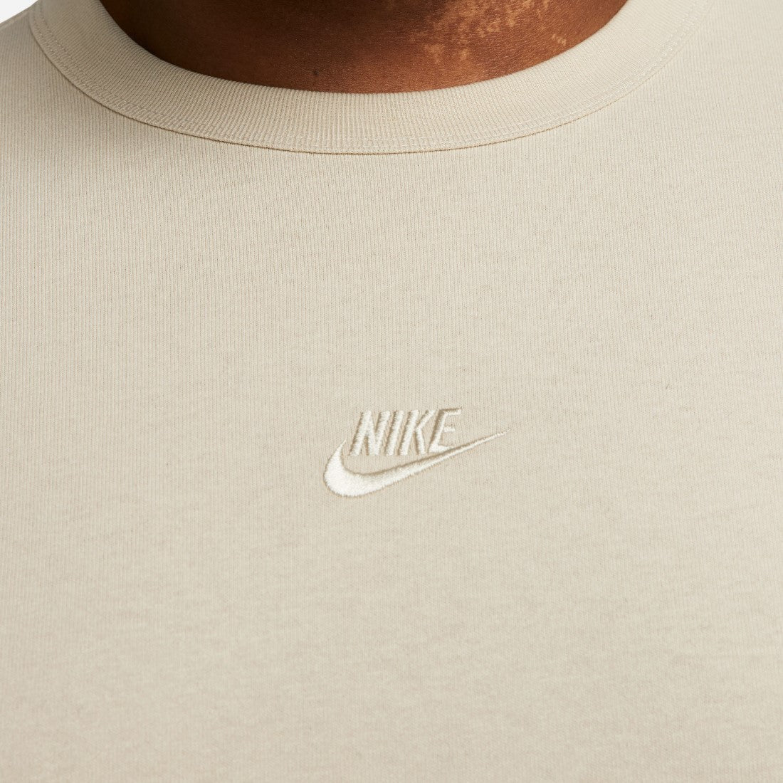 Sportswear Premium Essentials