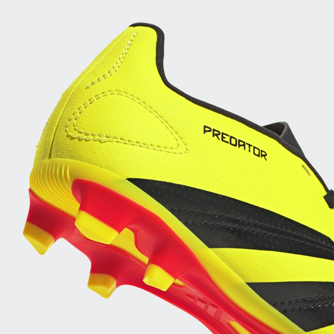 Predator Club Flexible Ground  Shoes