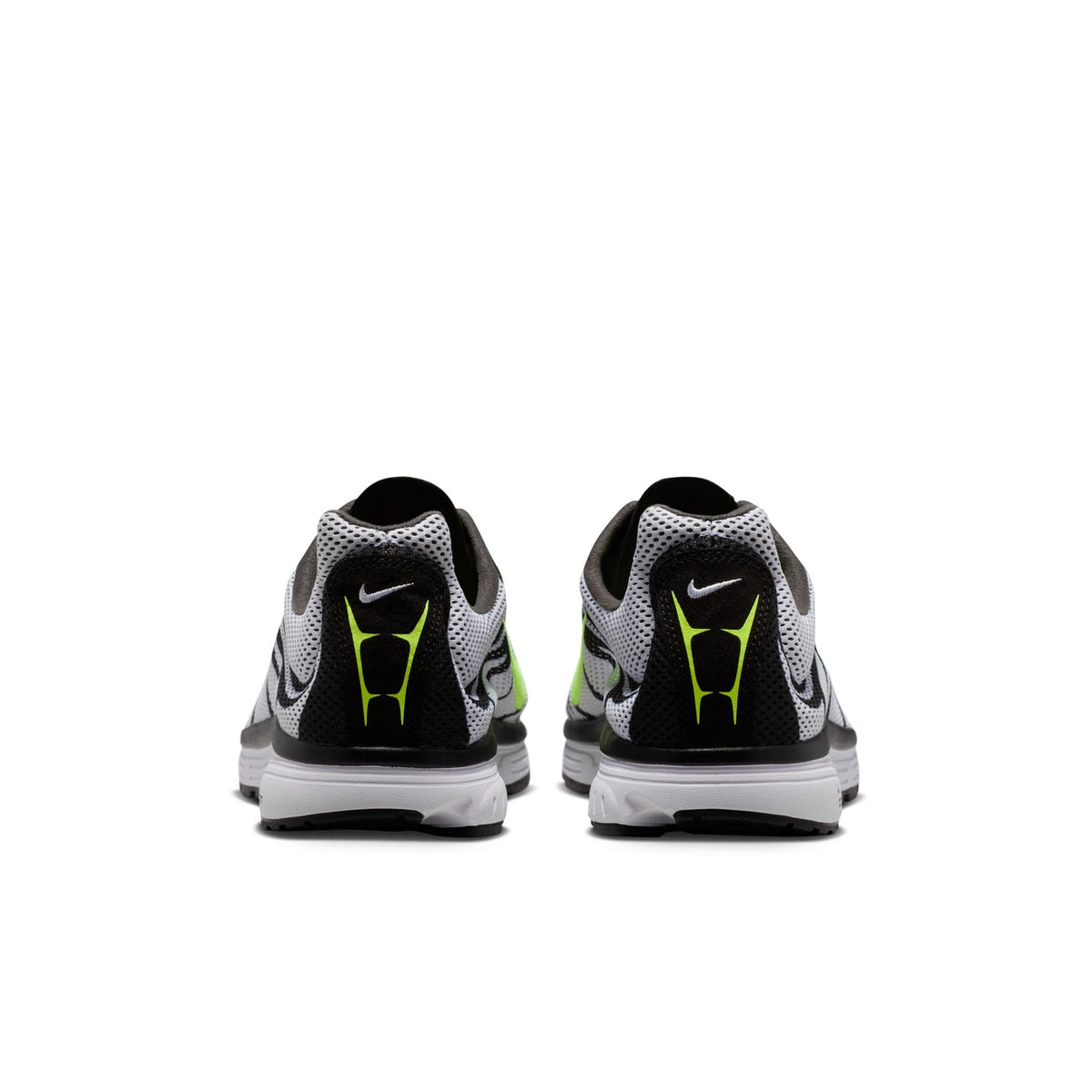 Zoom Streak 3 'White Volt Flat Black'