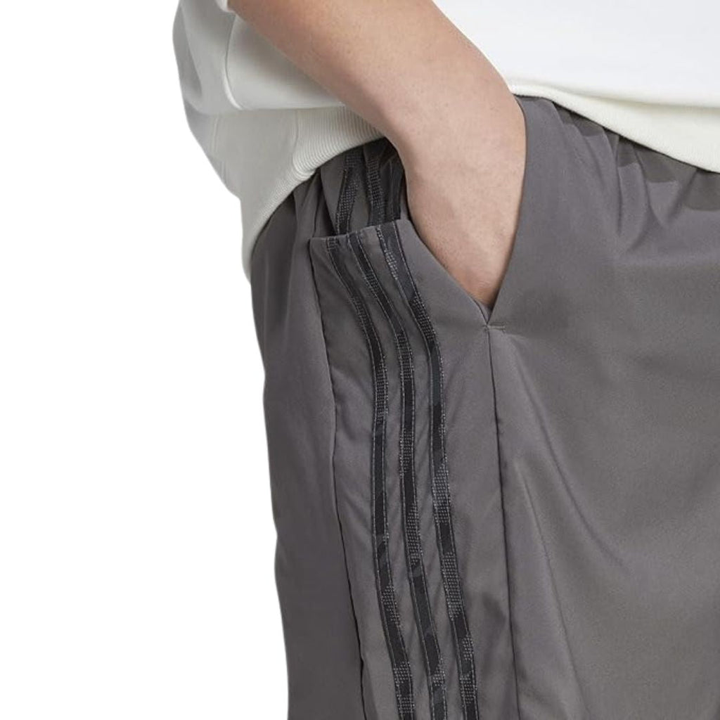 Aeroready Essentials Chelsea 3-Stripes Shorts