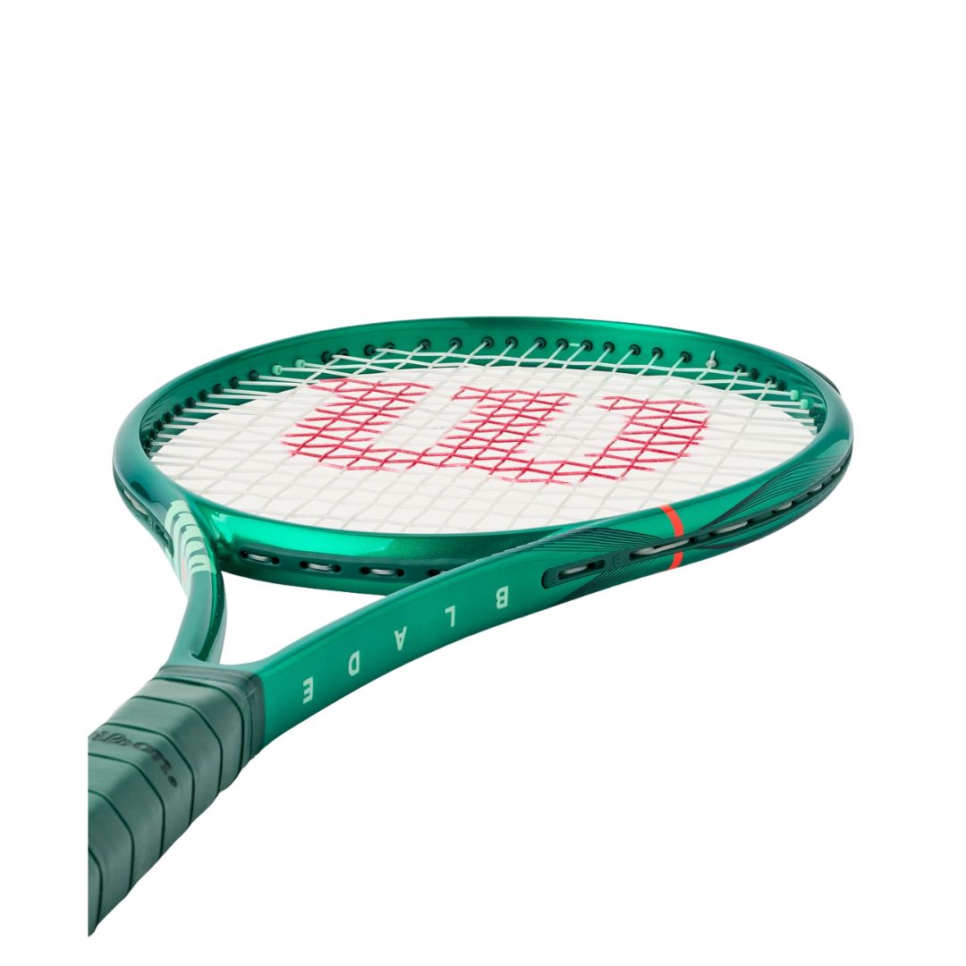 Wilson Blade 100 V10 Tennis Racket